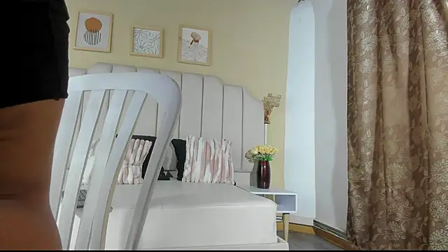 Sara_Hanks webcam