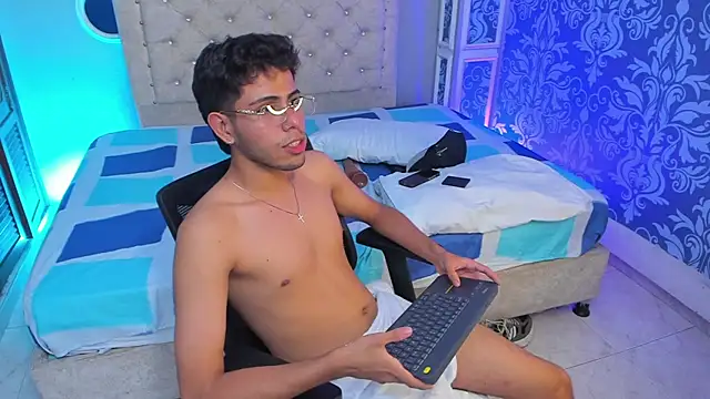 hunterwest06 webcam