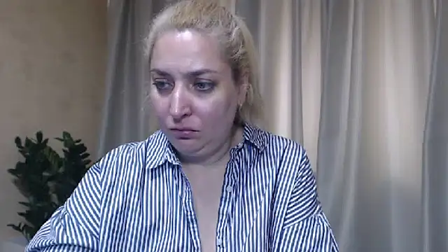 sweetpussy13 webcam