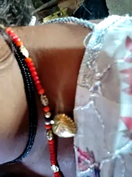 Pooja750 webcam