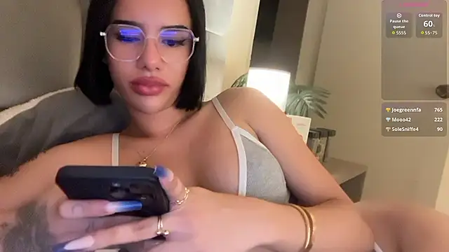 youngstunnagirl webcam