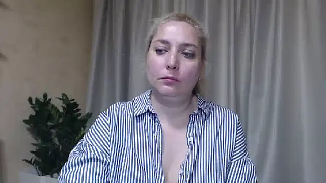 sweetpussy13 webcam