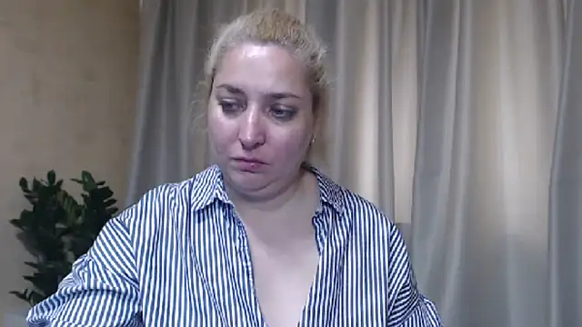 sweetpussy13 webcam
