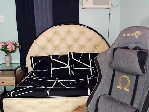 SexxyTsLoverr webcam