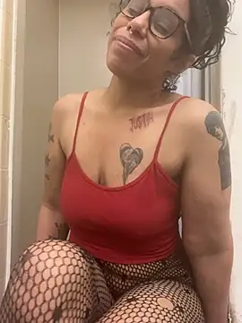Desirae_Luciano