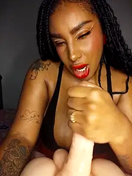 Queen_Amara webcam