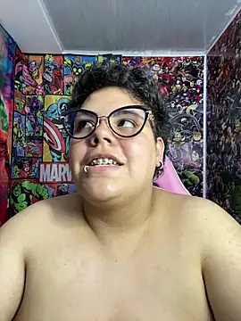 Hailey_Curvy webcam