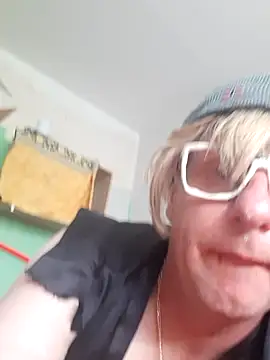 BlushingInterval87 webcam