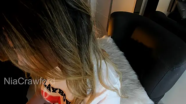 NiaCrawfordd webcam