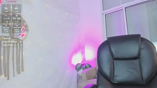Ginni_charlotte webcam