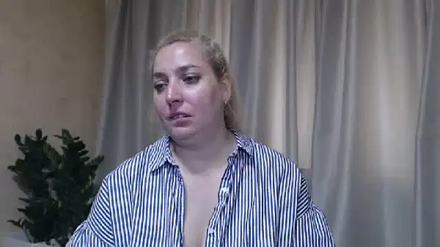 sweetpussy13 webcam
