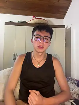 CamiRojas_boy webcam