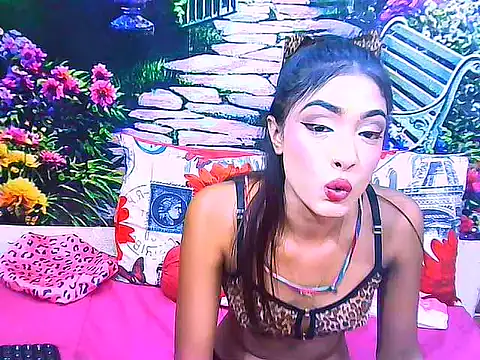 IndianPretty14u2Luv webcam