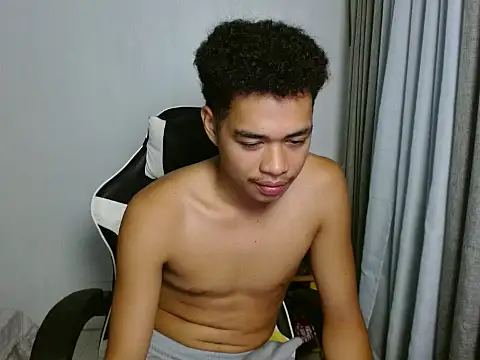 Curlyasian_njxx