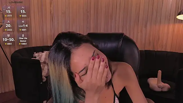 KayraLanne webcam