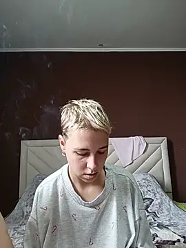 Gussie_Bridie webcam
