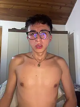 CamiRojas_boy webcam