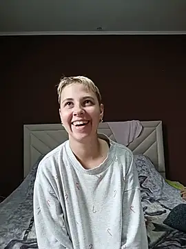 Gussie_Bridie webcam