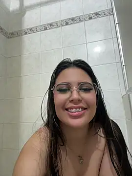 shainadavis webcam