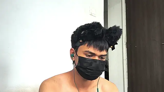 cute_little_twink webcam