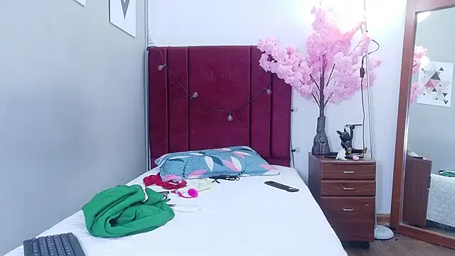 lindaa022 webcam