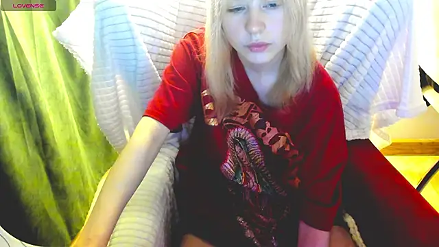 MiaKimiko webcam