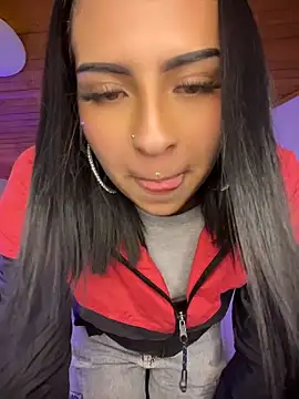 Hilary_pinkk webcam