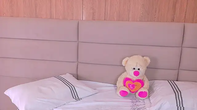 HelenaFoumier webcam