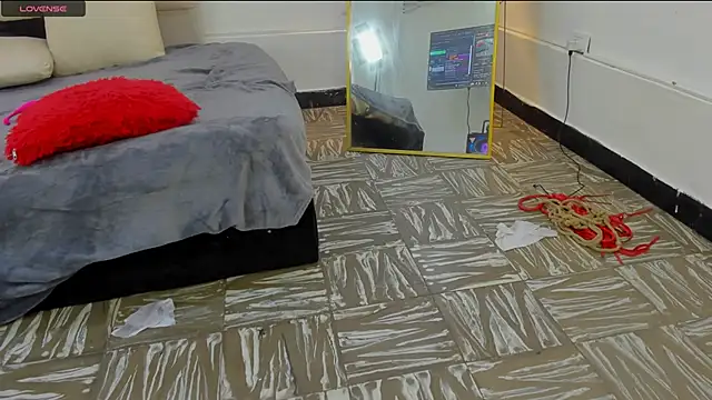 charlotte_dante212 webcam