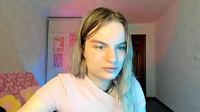 milliKira006 webcam