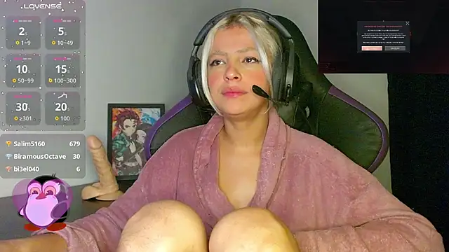 jujubinhahot (F young) - show boobs