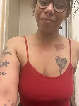 Desirae_Luciano webcam