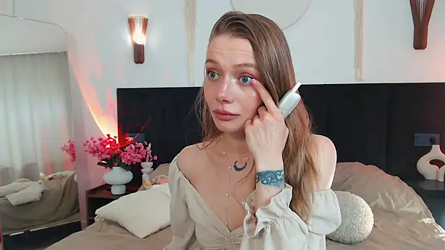 LunaticaBae webcam