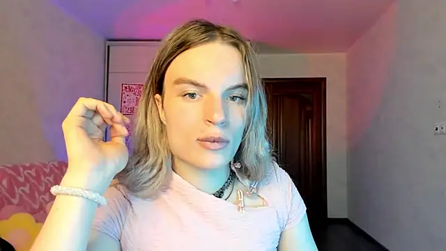 milliKira006 webcam