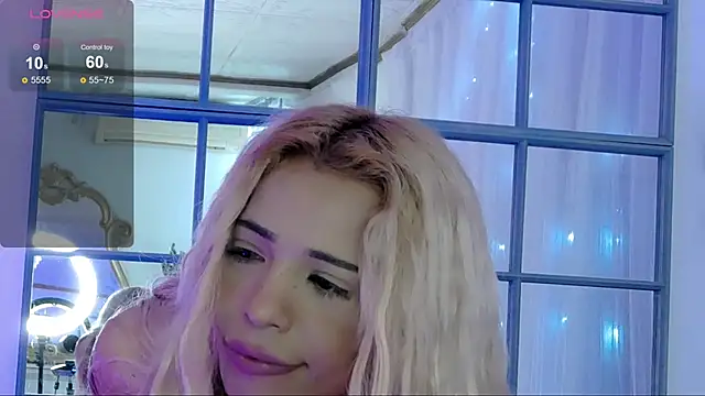 SarahRaynex webcam