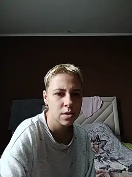 Gussie_Bridie webcam