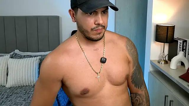 owen-pierces webcam