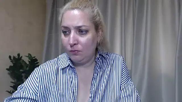sweetpussy13 webcam