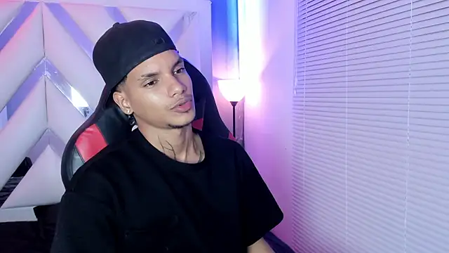 kai_storm77 webcam