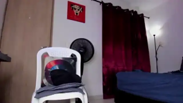 Cloudy_pigDude webcam