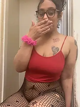 Desirae_Luciano