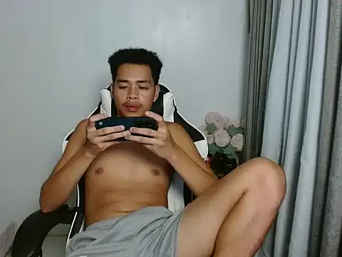 curlyasian_njxx webcam