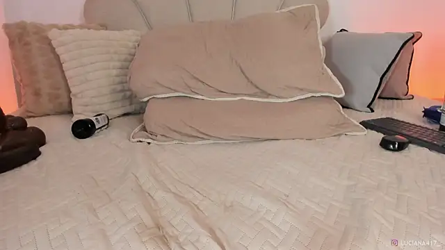 _luuciana_ webcam