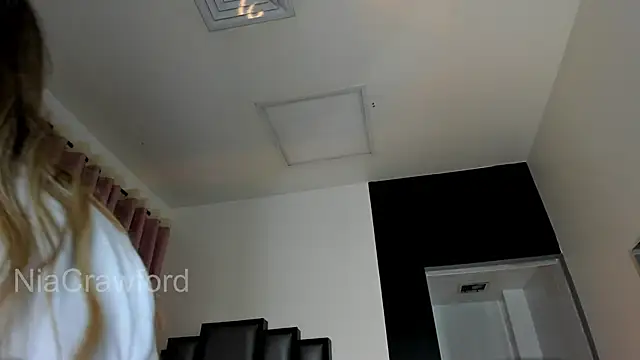 NiaCrawfordd webcam