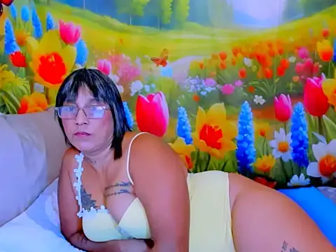 indianroxy webcam