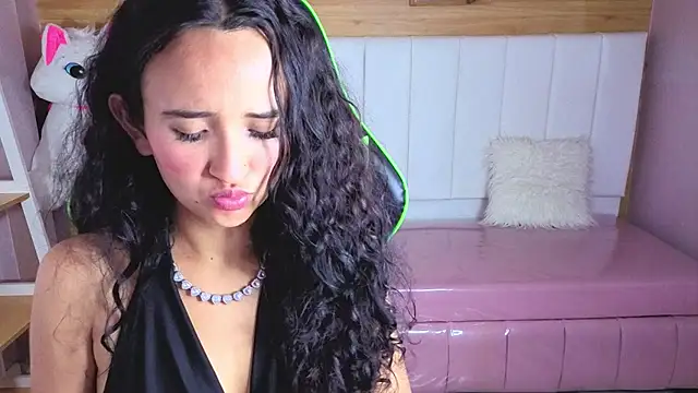 bella_vibess_s webcam