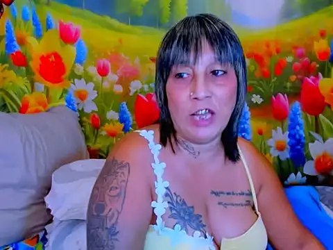 indianroxy webcam