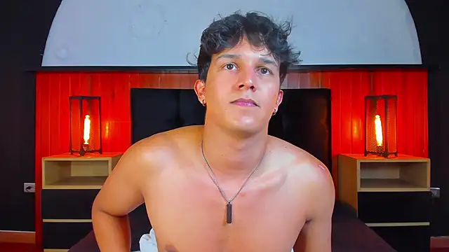 Leo_Savage_ webcam