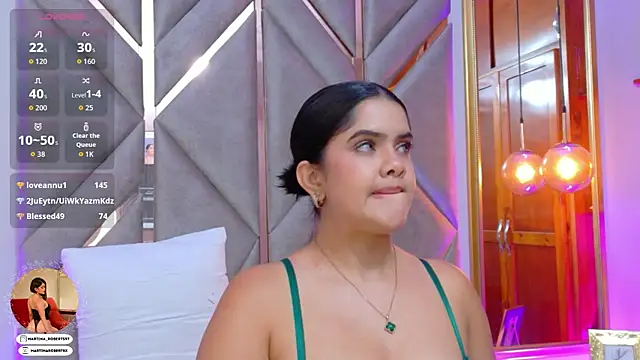 Martina-Roberts- webcam