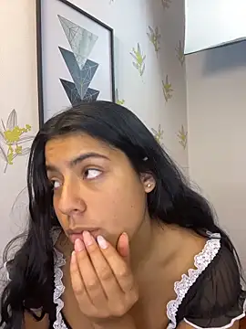 Laia_white webcam